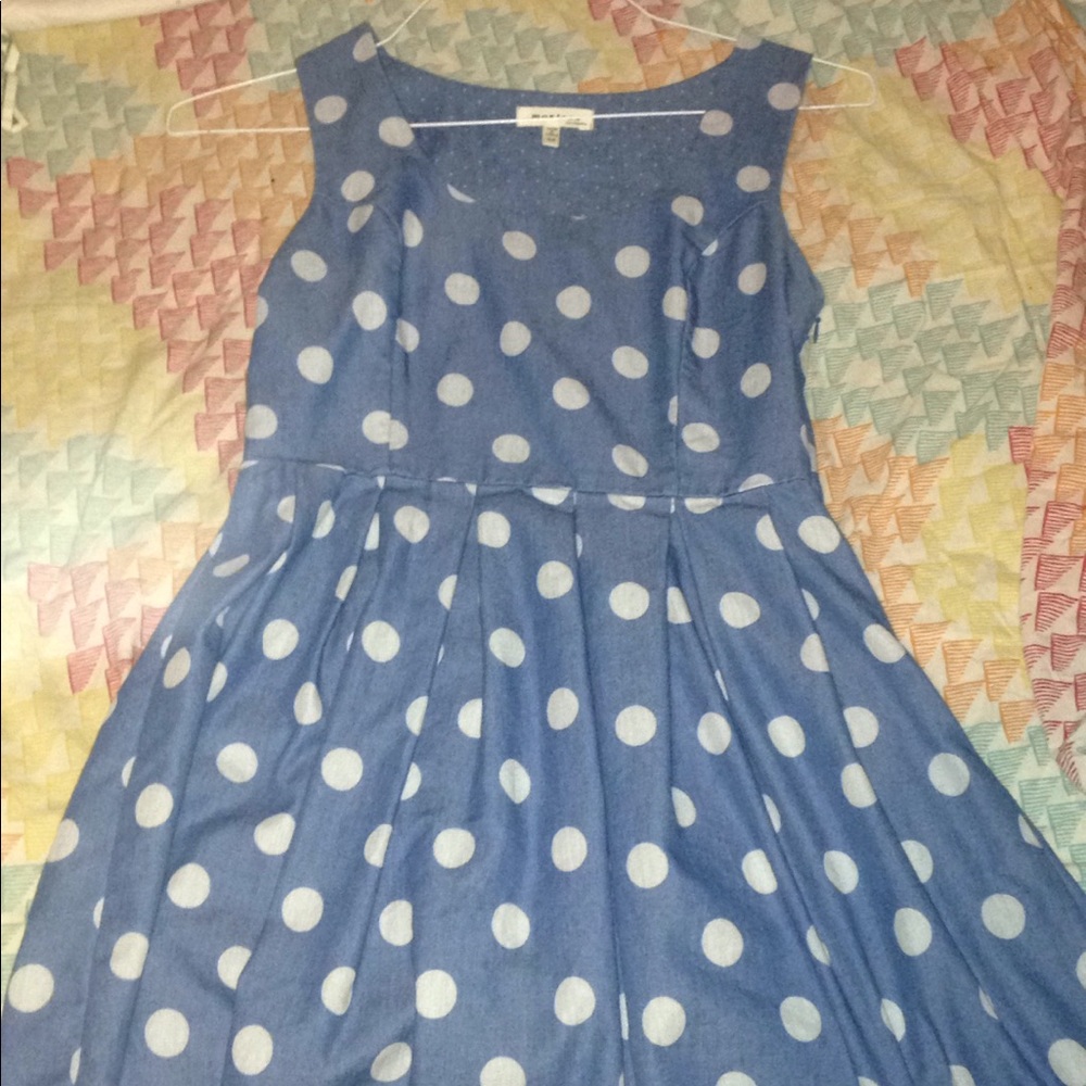 Sleeveless polka for dress